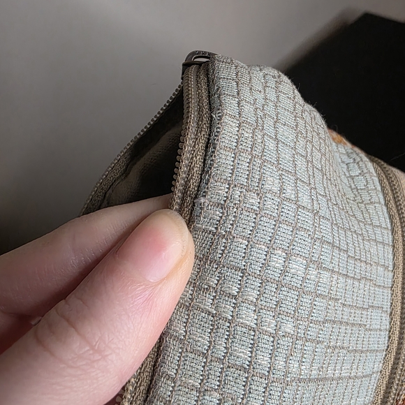 Maruca Green Multicolor Woven Floral Crossbody - Picture 10 of 10